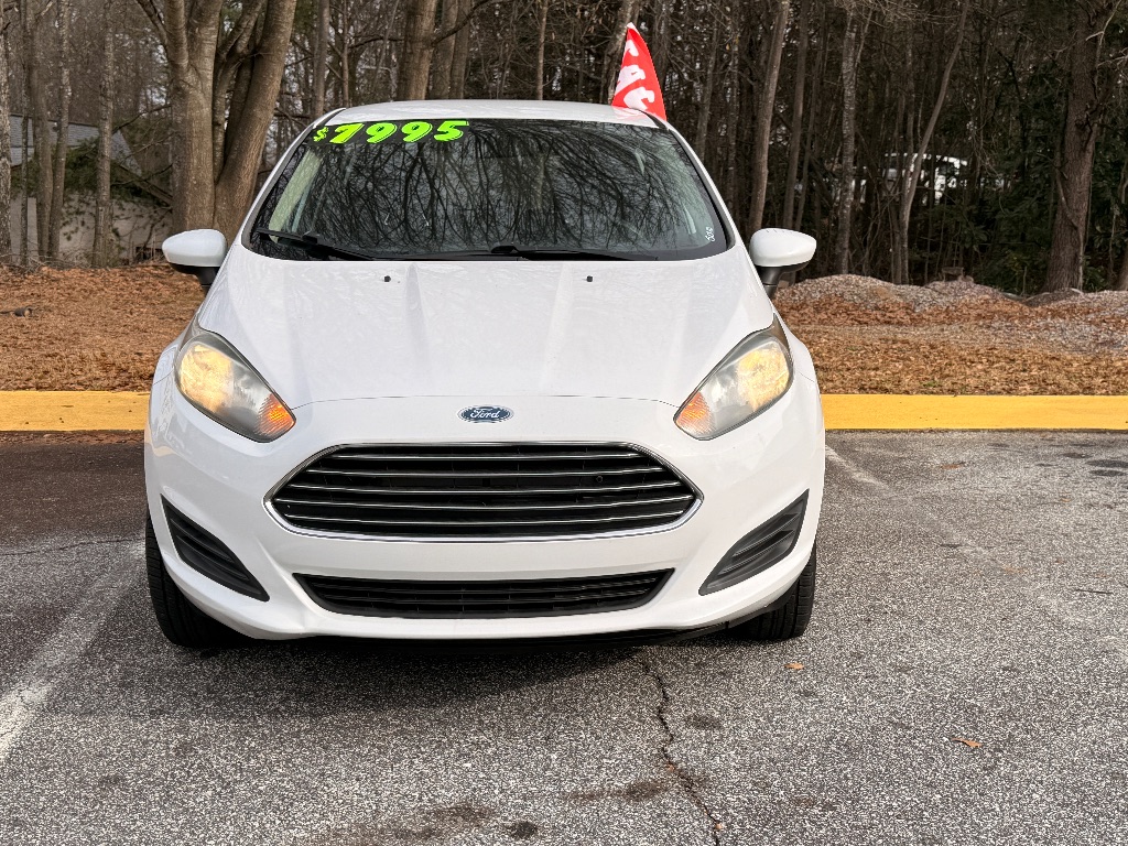 2019 Ford Fiesta SE's photo