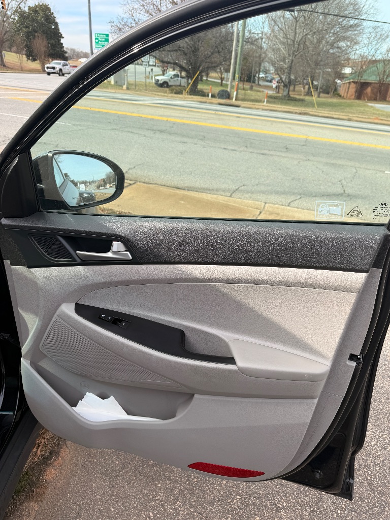 2020 Hyundai Tucson SE - Photo 17