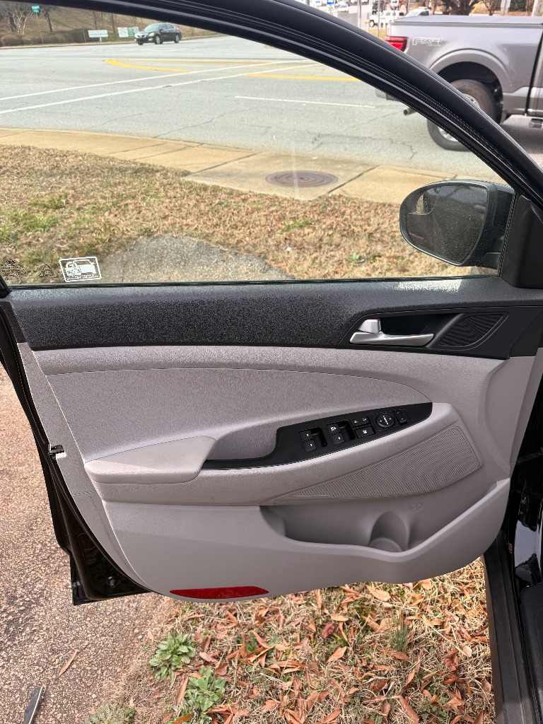 2020 Hyundai Tucson SE - Photo 10
