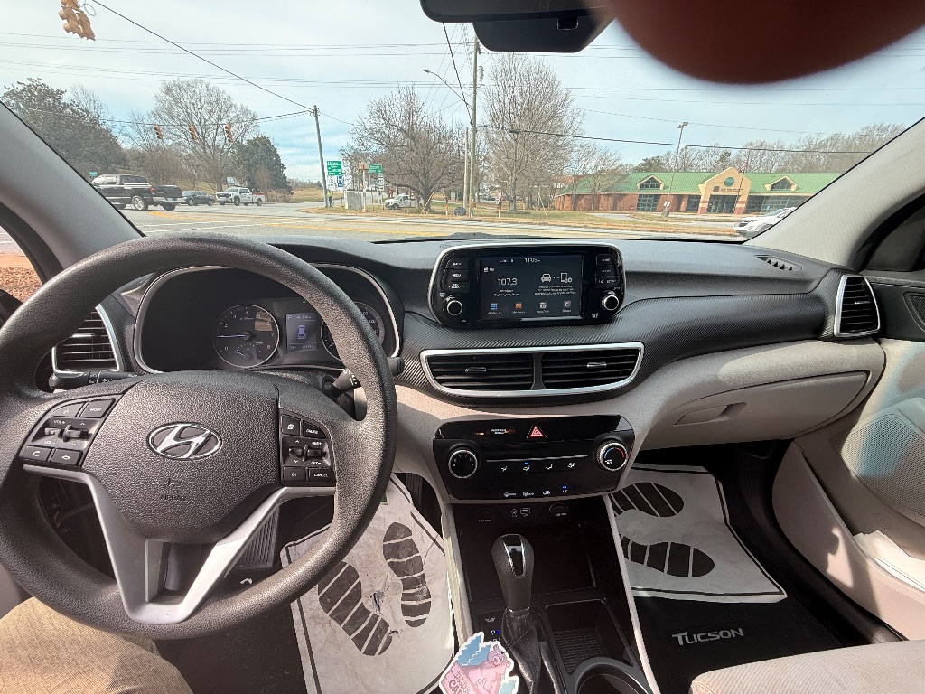 2020 Hyundai Tucson SE - Photo 18
