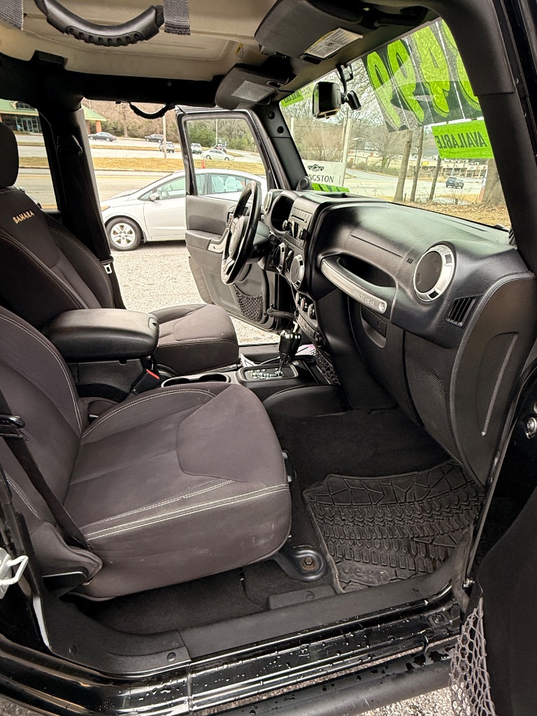 2013 Jeep Wrangler Unlimited Sahara - Photo 15