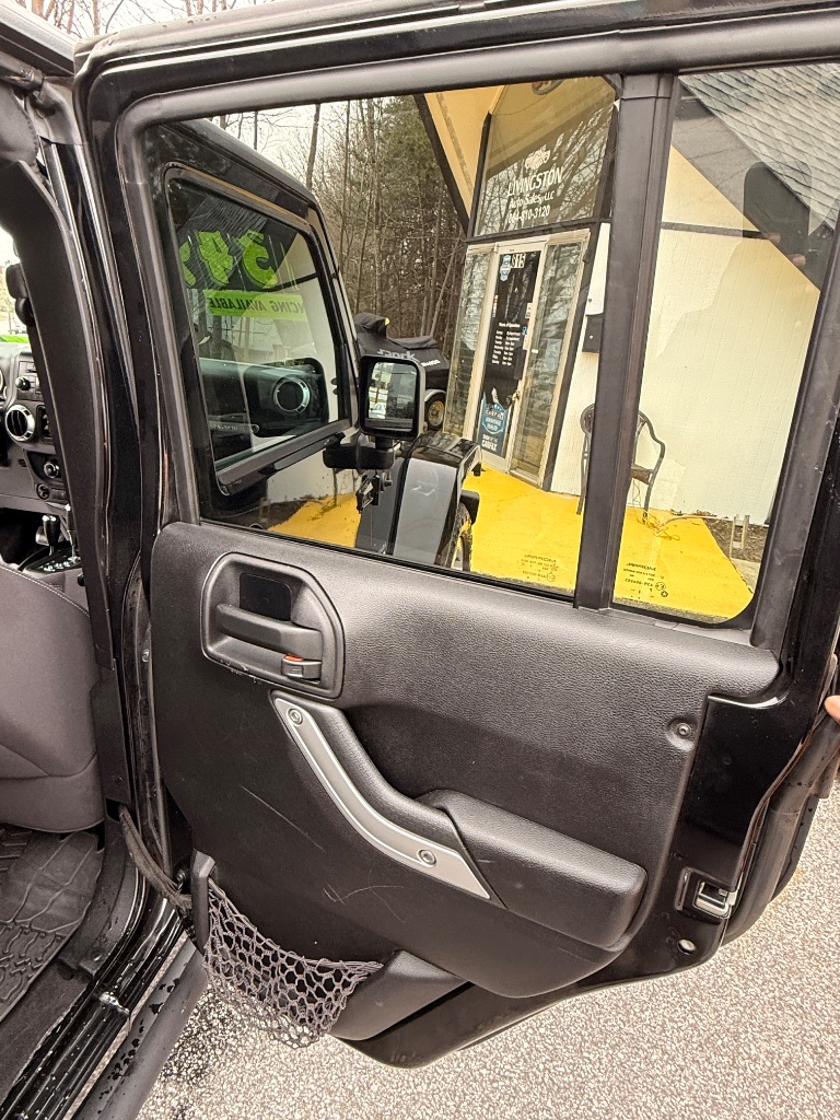 2013 Jeep Wrangler Unlimited Sahara - Photo 14