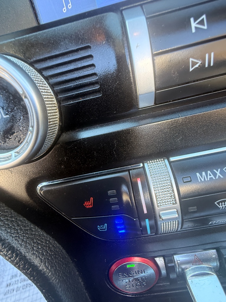 2019 Ford Mustang EcoBoost Premium - Photo 24