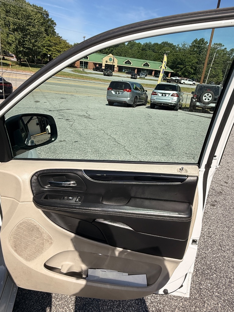 2019 Dodge Grand Caravan SXT - Photo 28