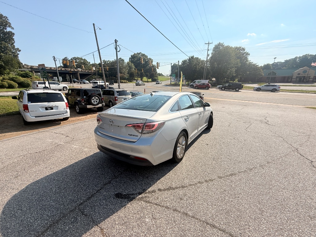2017 Hyundai Sonata Hybrid Base - Photo 10