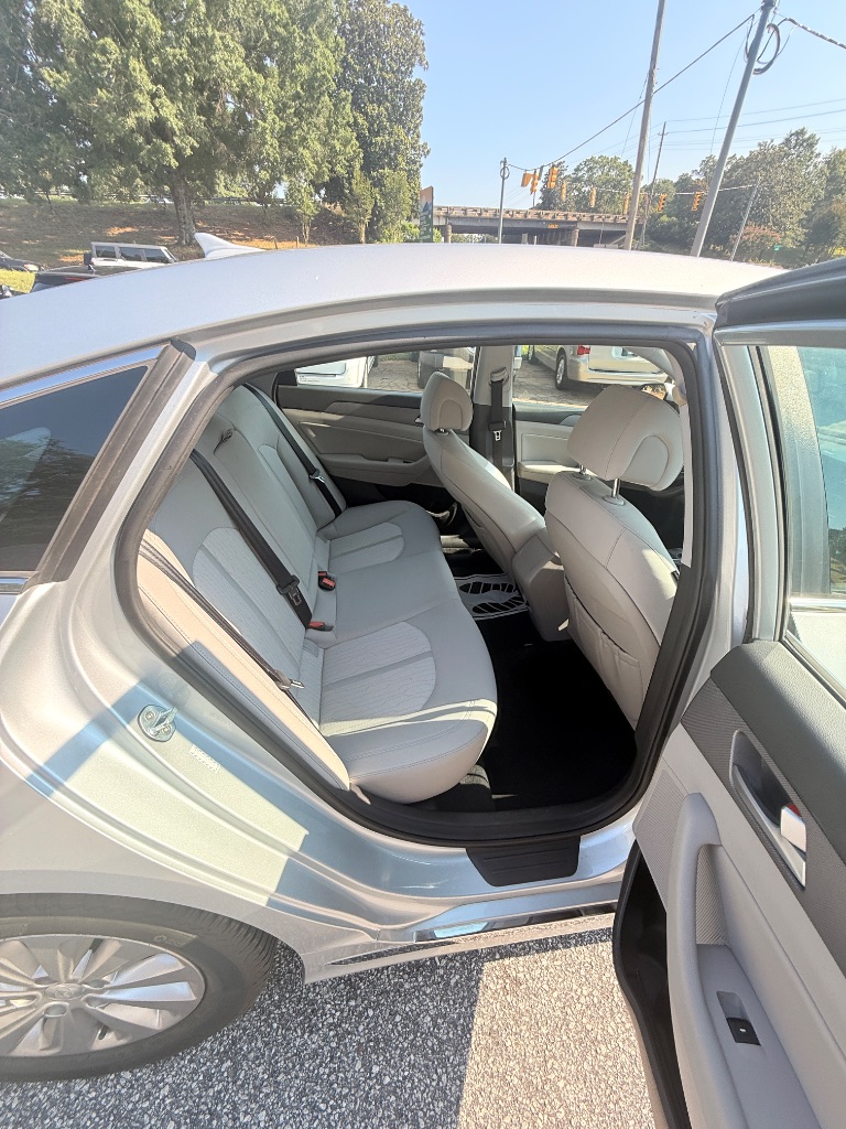 2017 Hyundai Sonata Hybrid Base - Photo 22