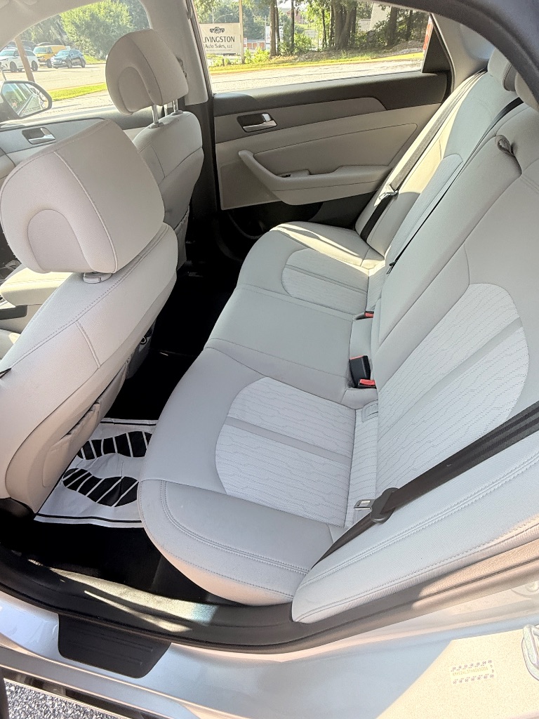 2017 Hyundai Sonata Hybrid Base - Photo 19