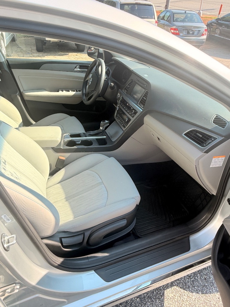 2017 Hyundai Sonata Hybrid Base - Photo 23
